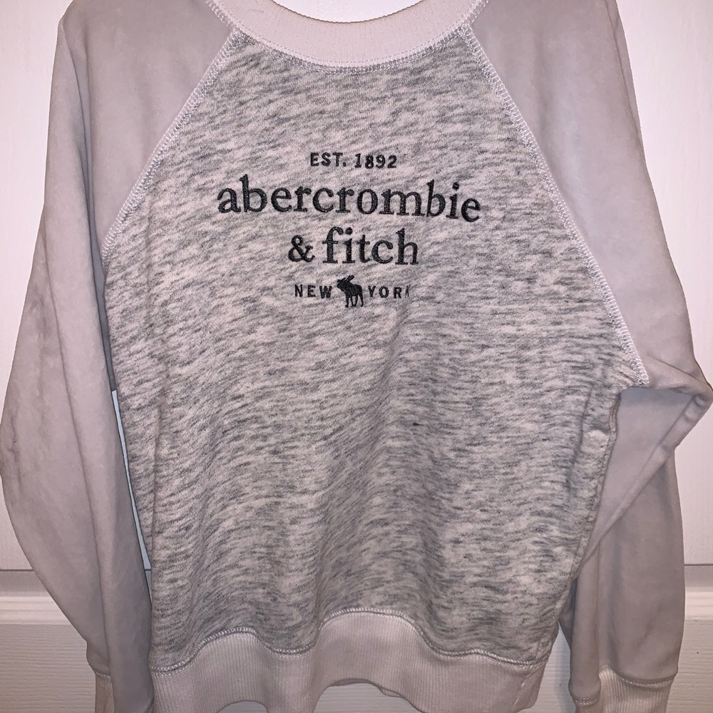 🌸🌸Abercrombie and Fitch shirt - Picture 1 of 3